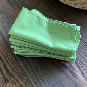 12 green reusable napkins